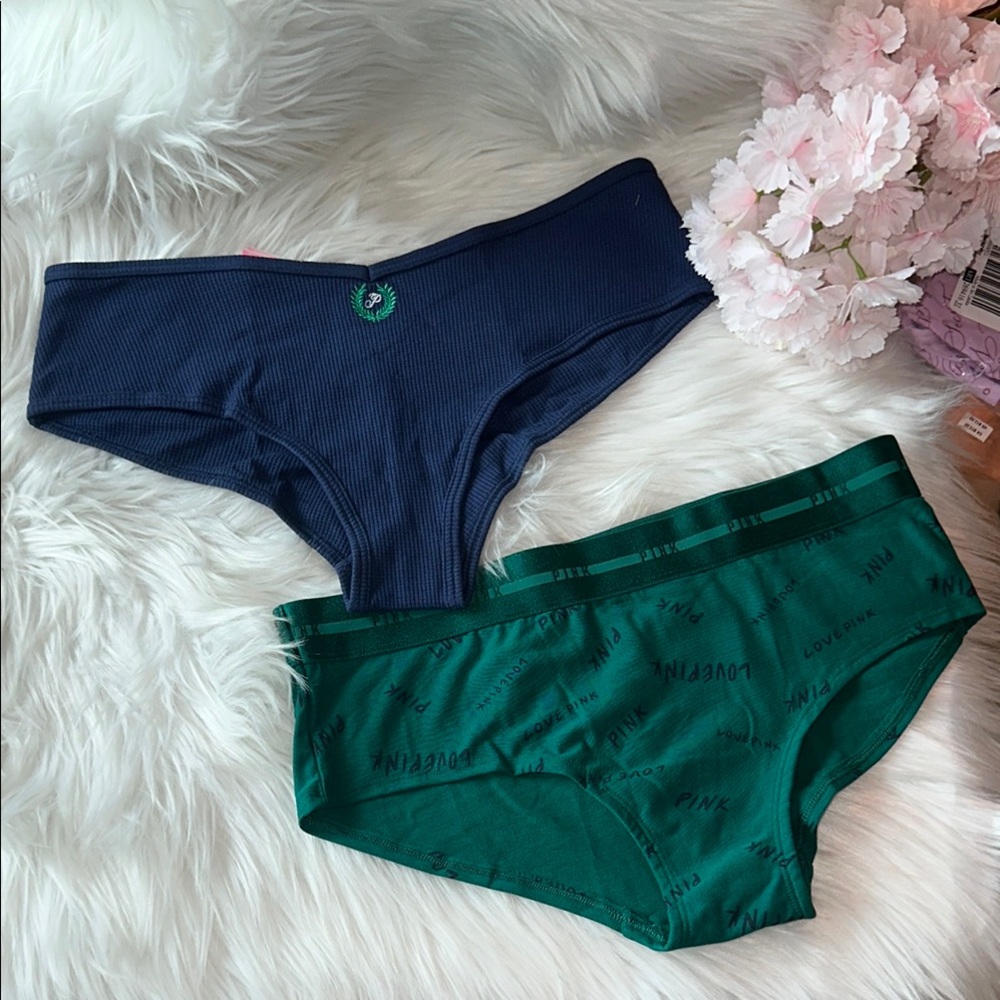 Blue and Green Seamless Underwear Set Accessories